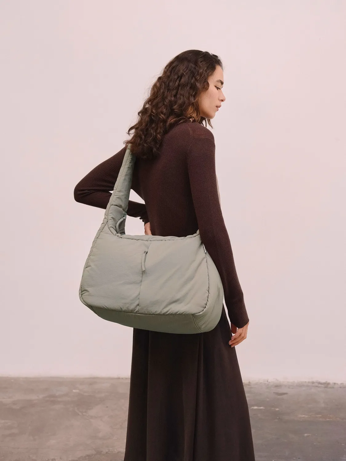 Ölend Bruno crossbody taske rummelig polstret vandafvisende