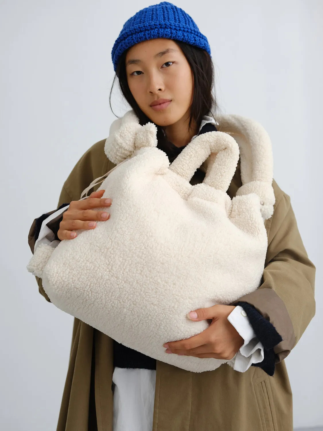 Ölend Ona Sherpa skuldertaske Sand teddy 17" laptop