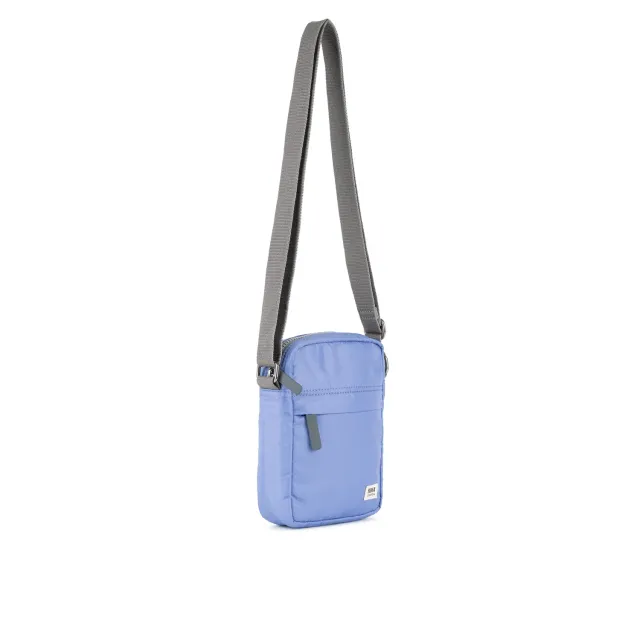 Roka London Bond Pocket crossbody taske Jacaranda Small polstret