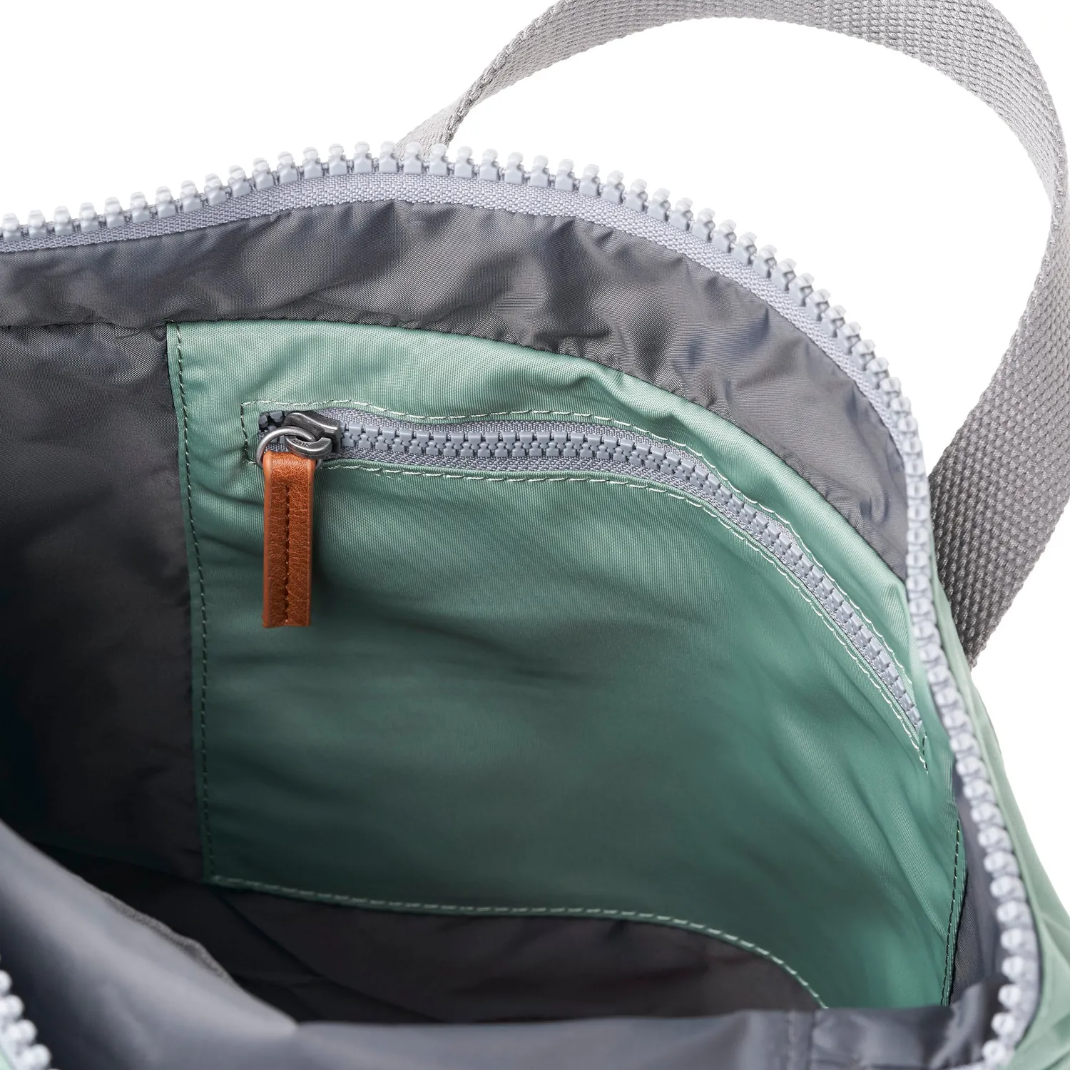 Roka London Canfield rygsæk Small frost roll-top