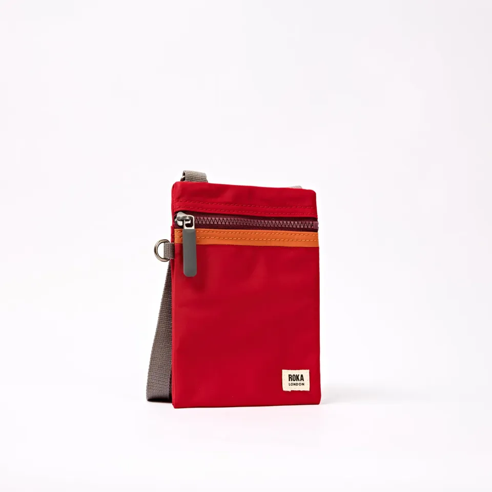 Roka London Chelsea XS sling taske cranberry stripe 0,3 liter