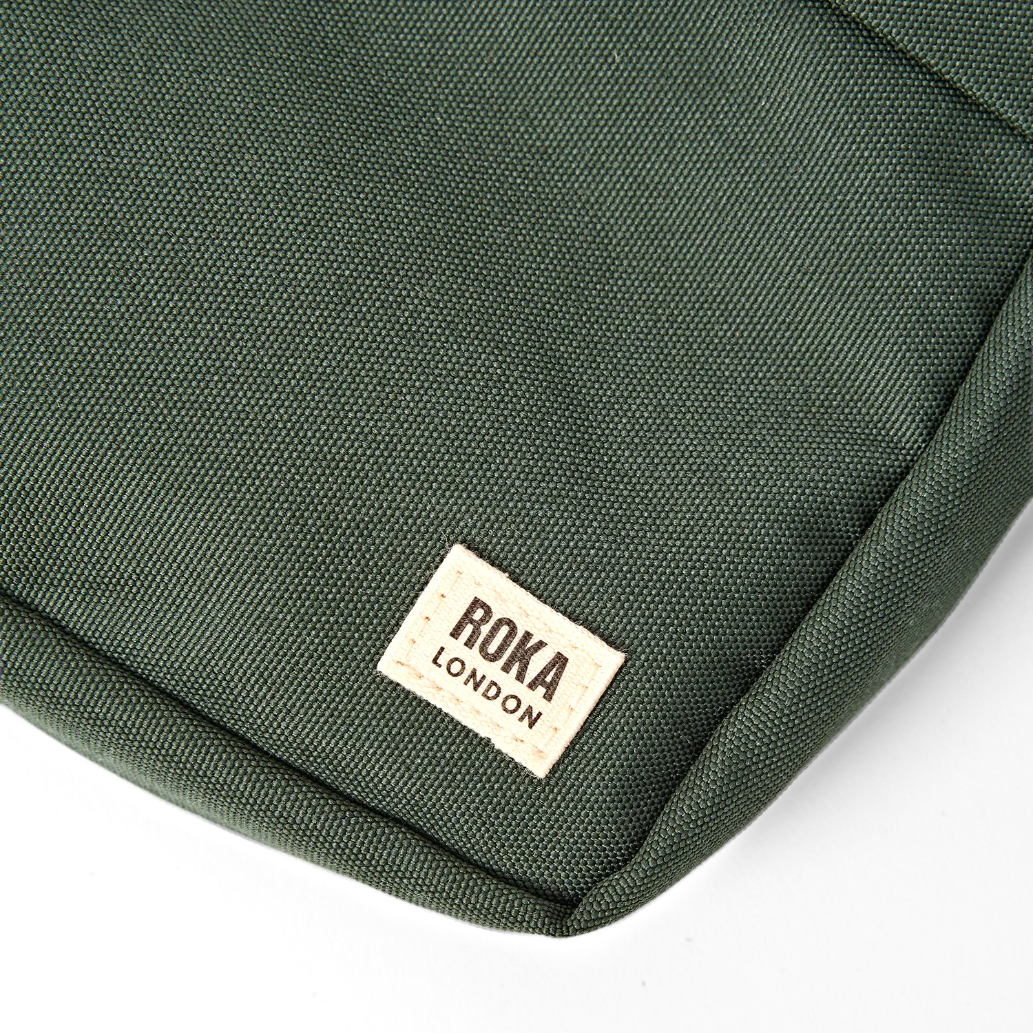 Roka London Bond crossbody Thunderstorm Small 1,5 liter polstret