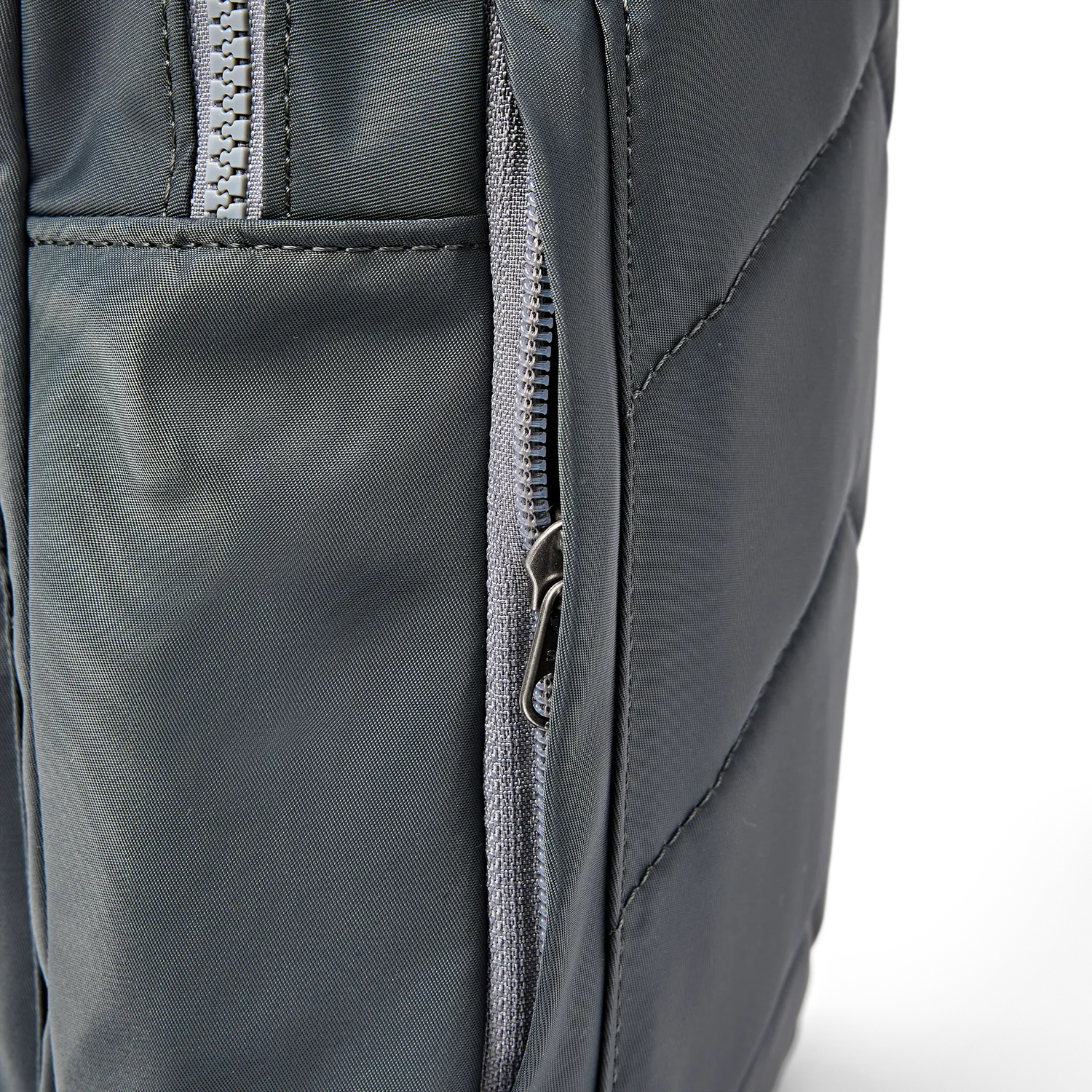 Roka London Willesden crossbody taske Large Beluga 5 liter