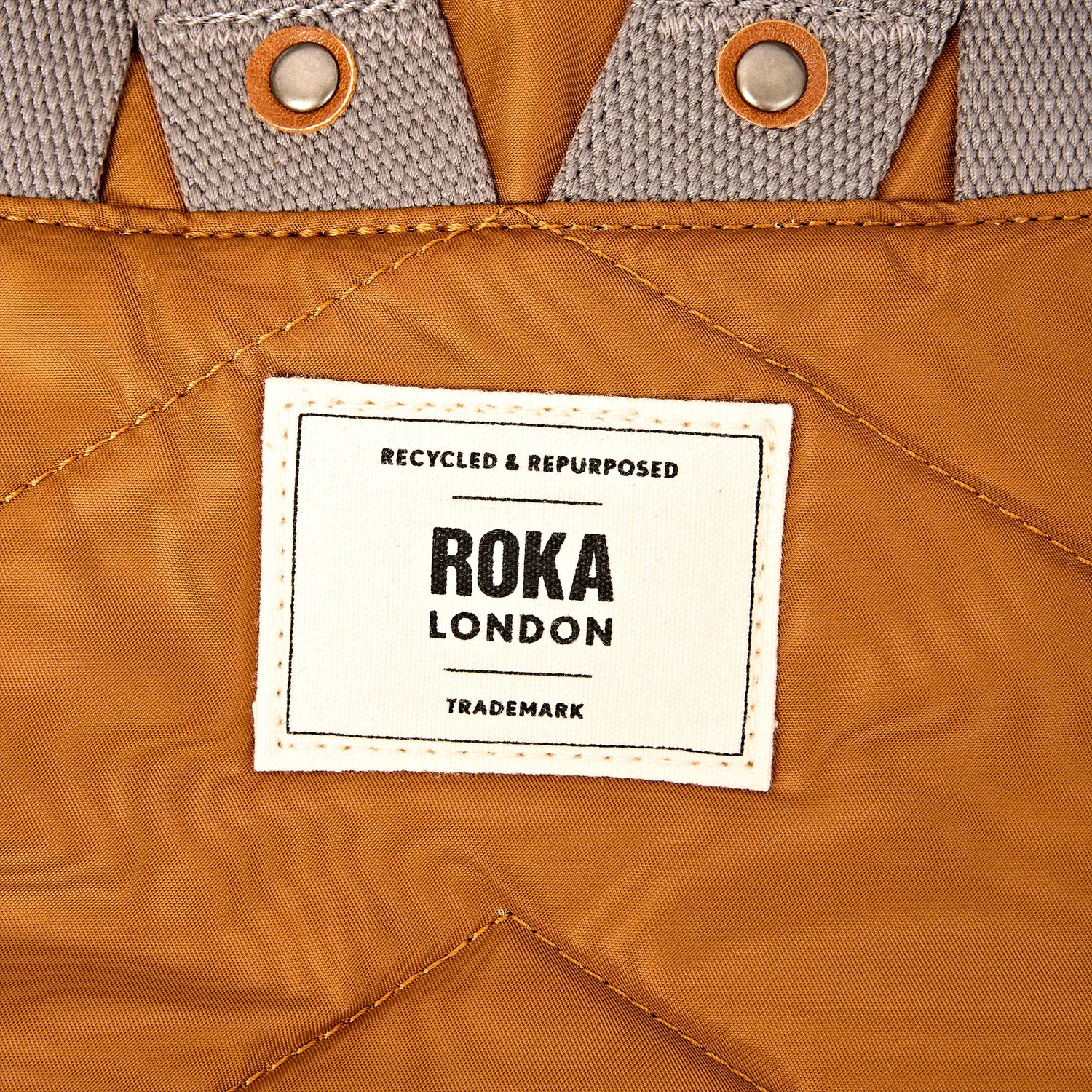 Roka London Bayswater Biscuit rygsæk Medium vandtæt paraplylomme