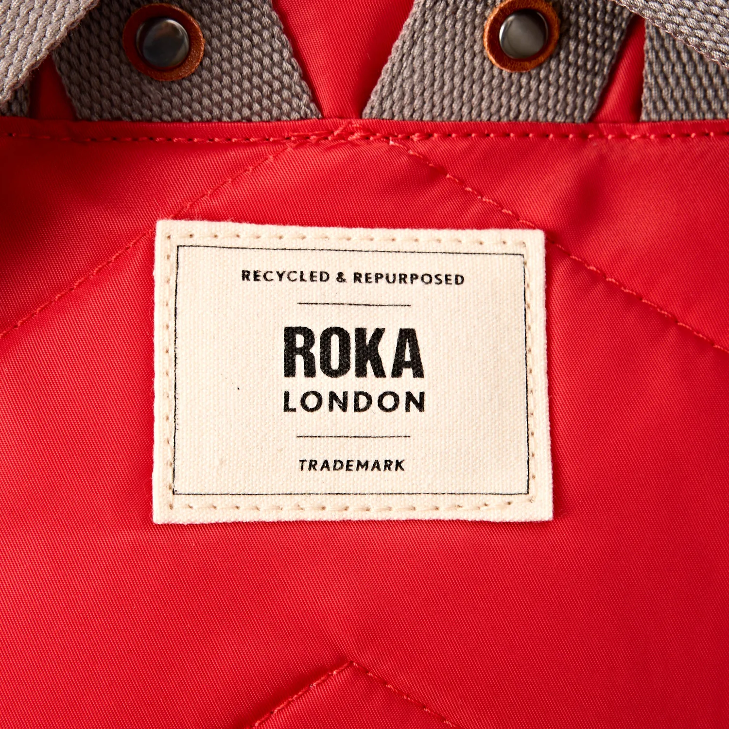 Roka London Canfield Roll Top rygsæk rød 16,4 liter