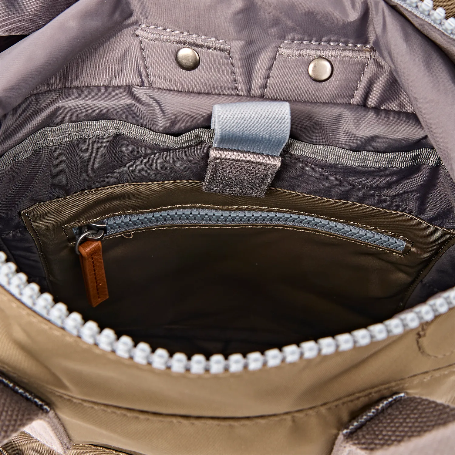 Roka London Canfield rygsæk Army medium 16,4 liter