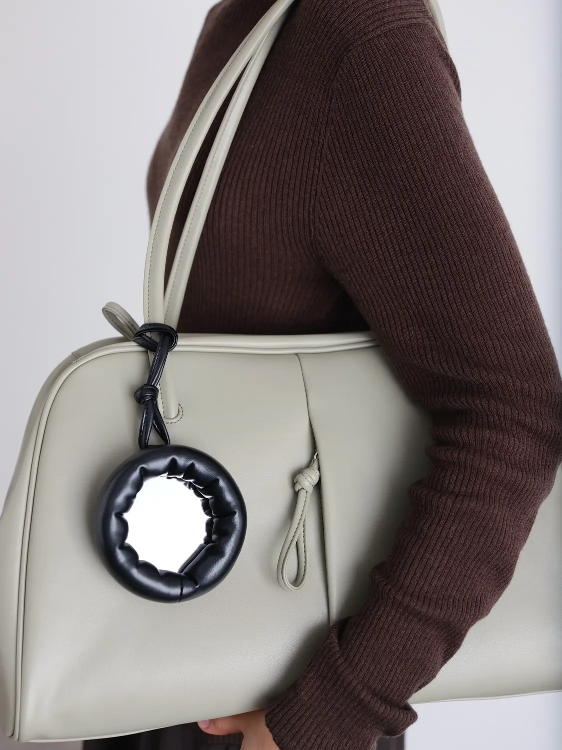 Ölend Padded Mirror Charm kirsebærrød vegansk læder