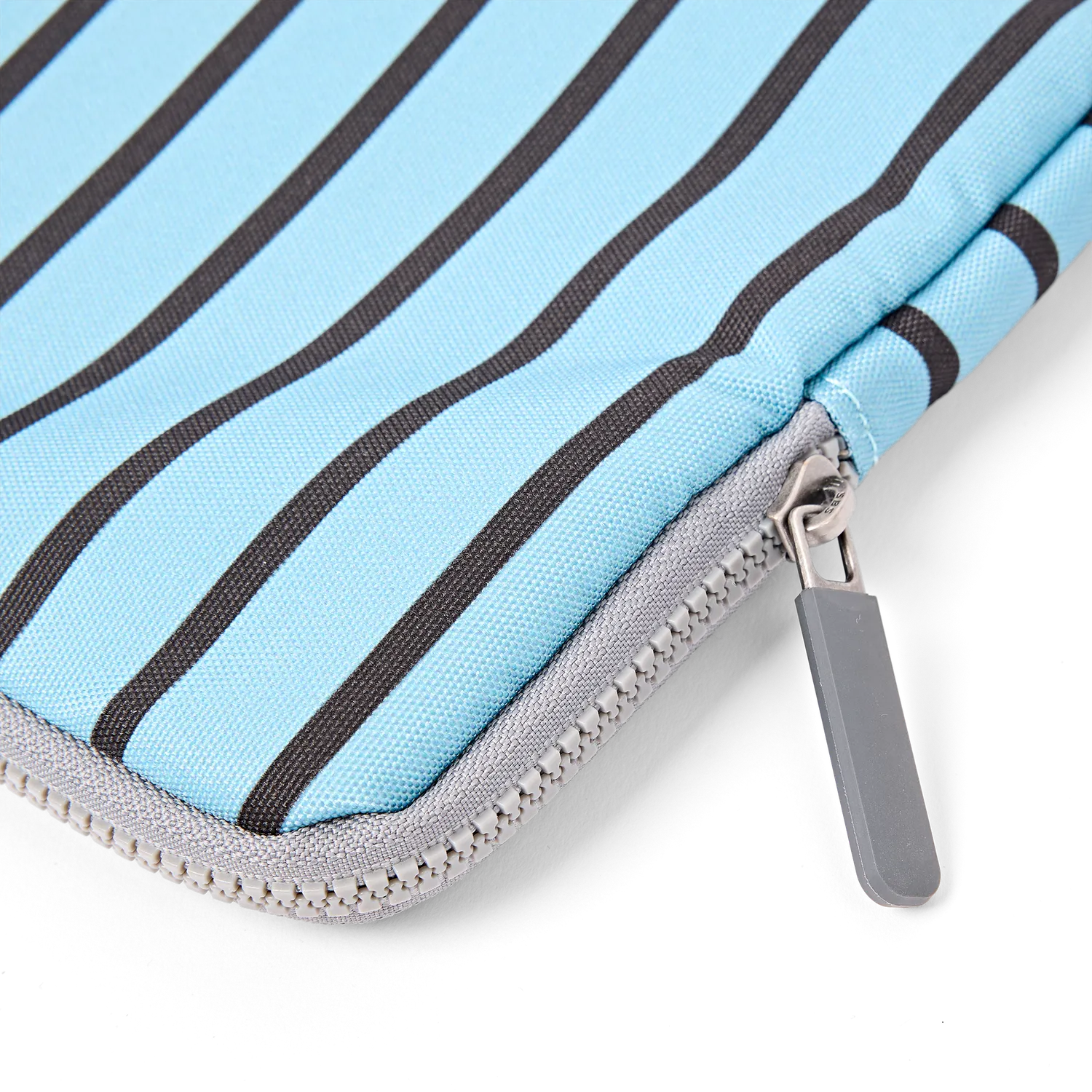 Roka London Brick Lane laptop sleeve 14" Blue Stripe