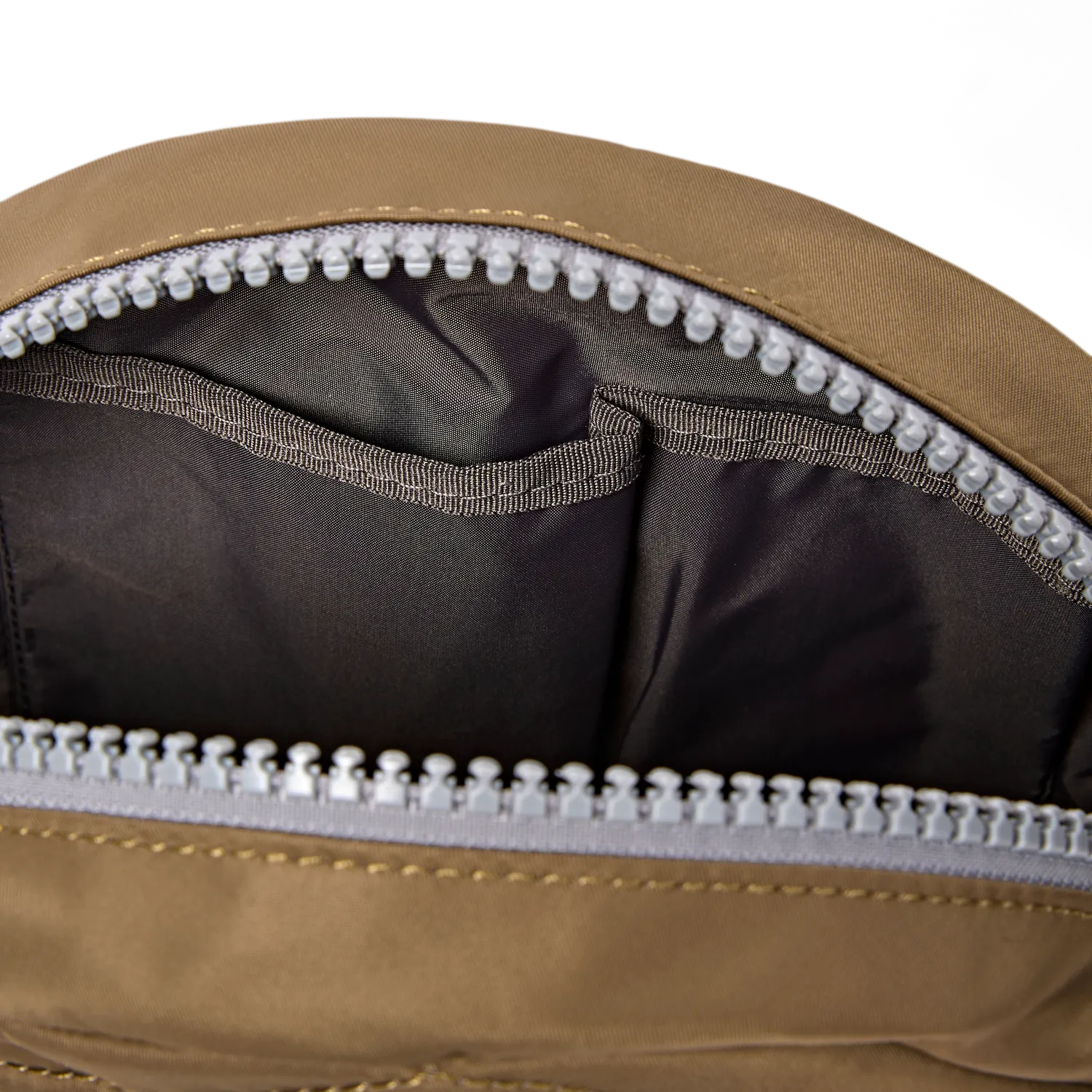 Roka London Paddington Crossbody skuldertaske Army S 4,1 liter