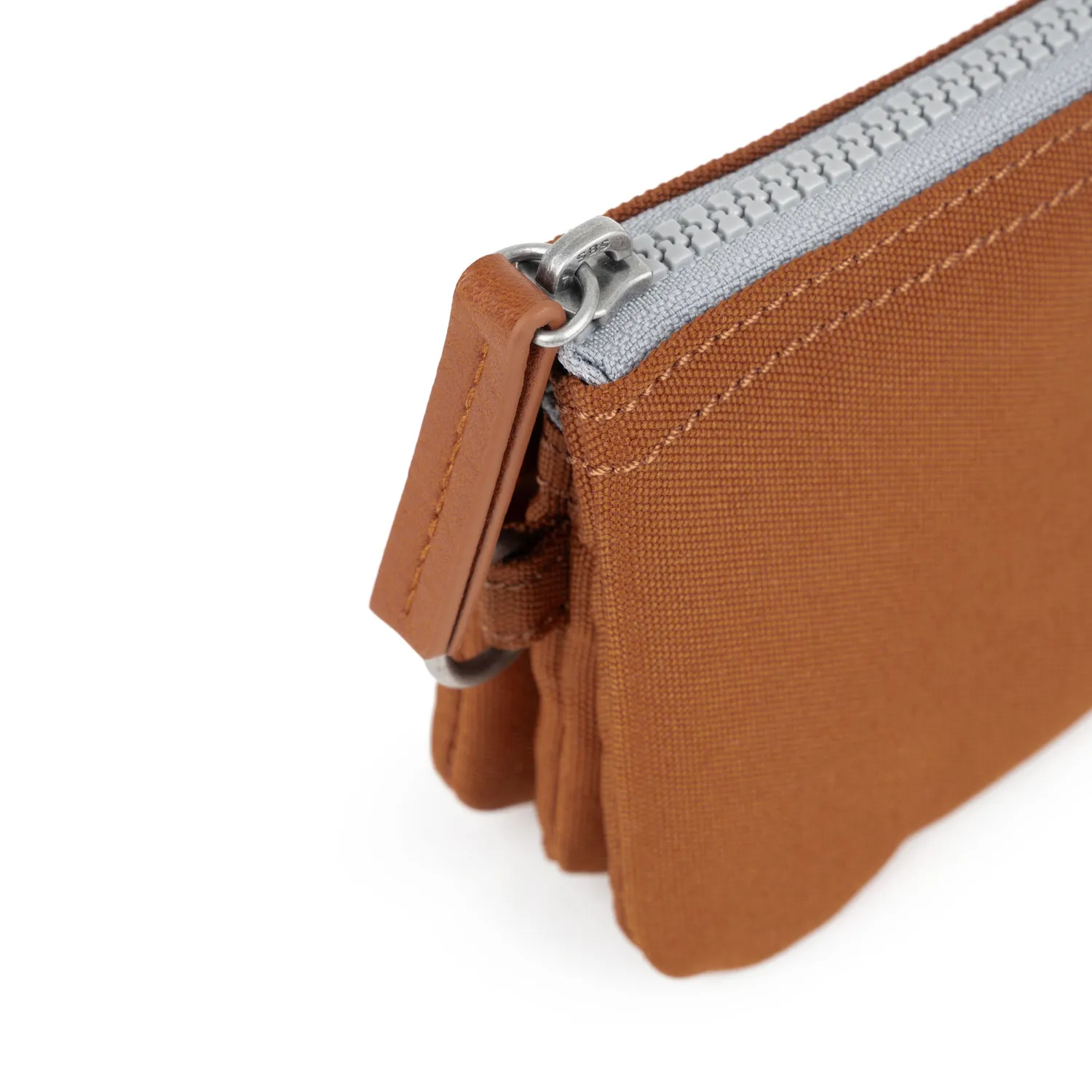 Roka London Carnaby pung Bran Small vegansk