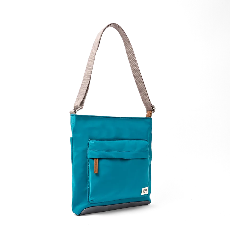 Roka London Kennington Crossbody taske North Sea genbrug
