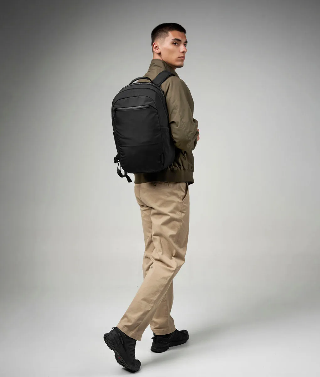 Alpaka Essential Backpack Pro 22L rygsæk sort