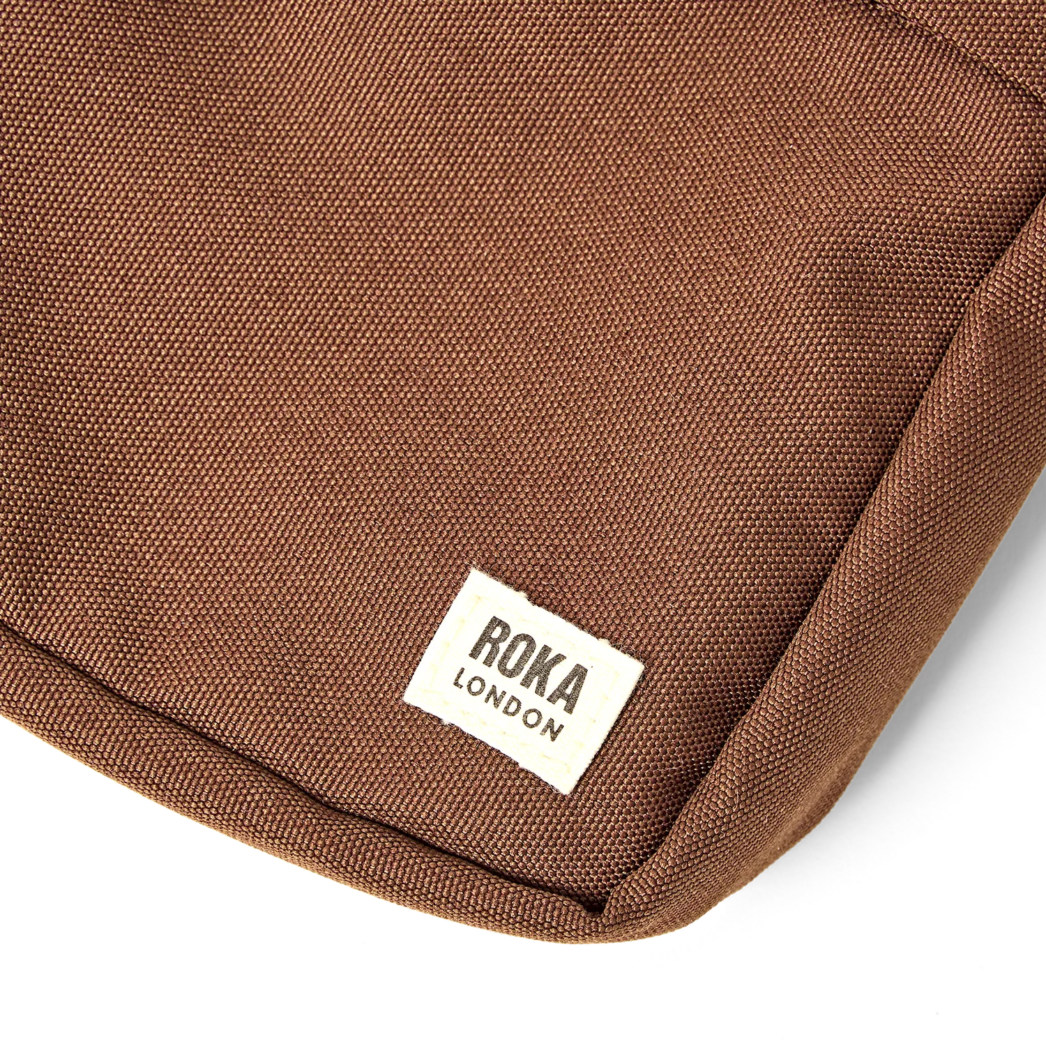 Roka London Bond Pocket crossbody taske Cinnamon Small 1,5 liter