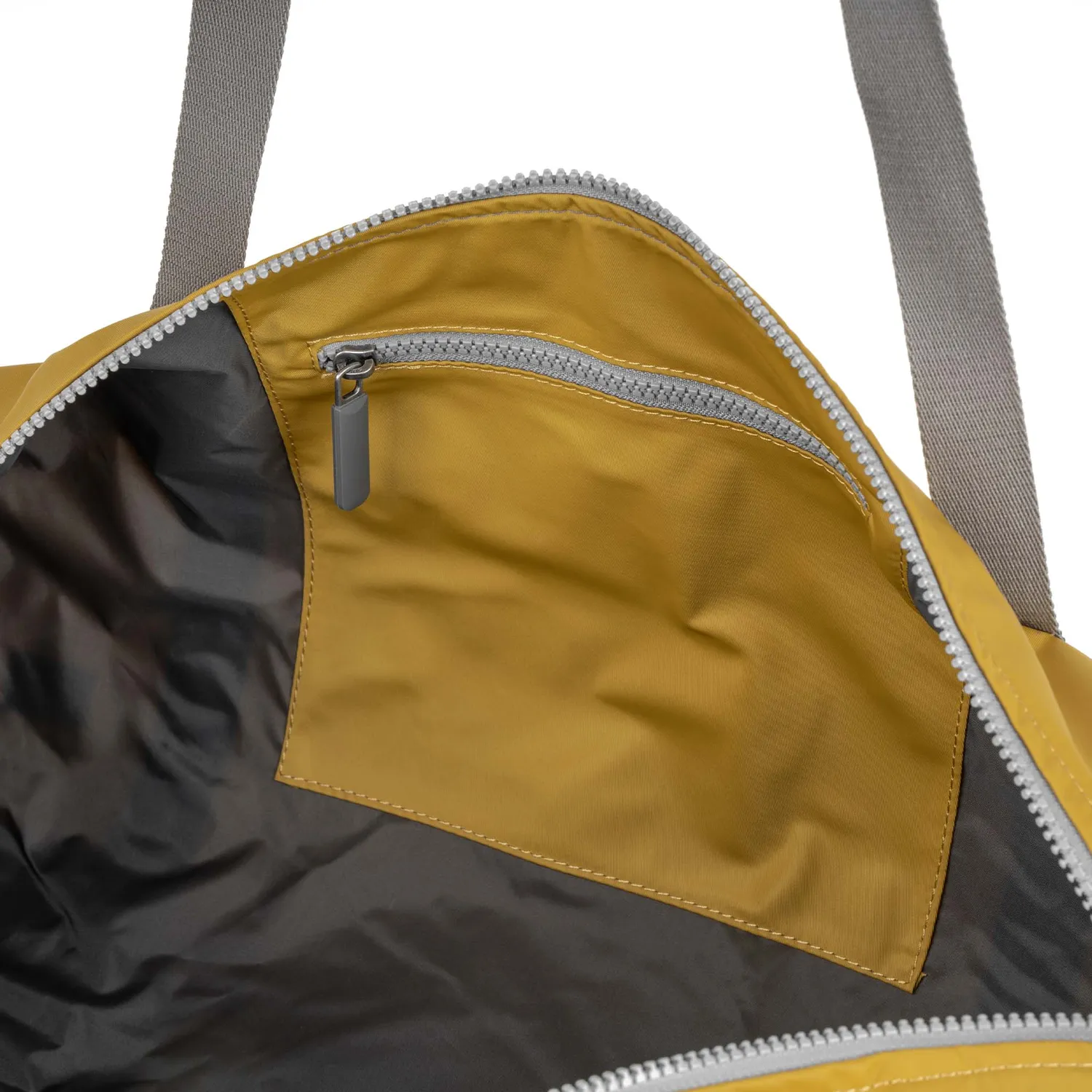 Roka London City Duffel duffelbag Corn 25,4 liter vandafvisende