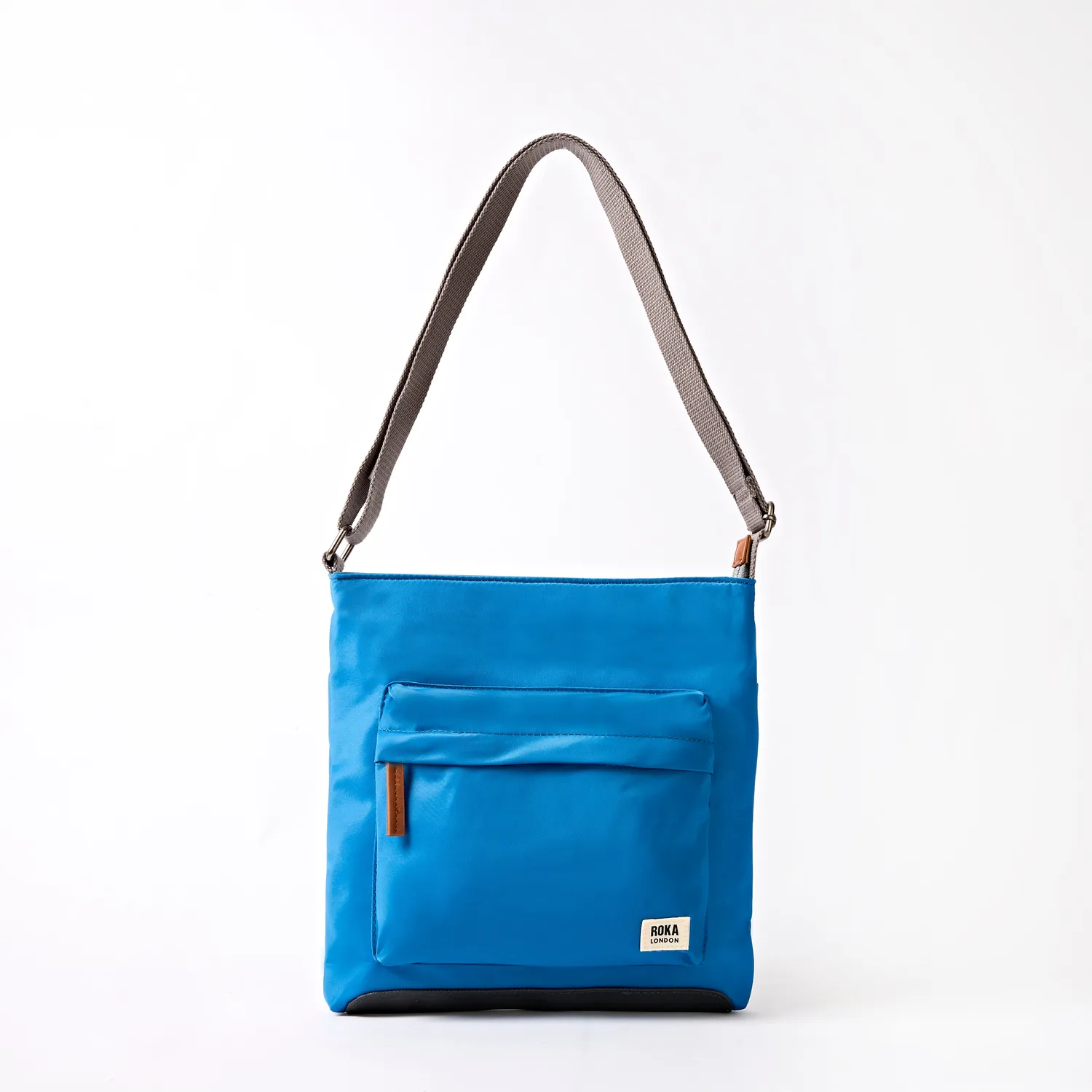 Roka London Kennington crossbody taske Malibu Blue Medium