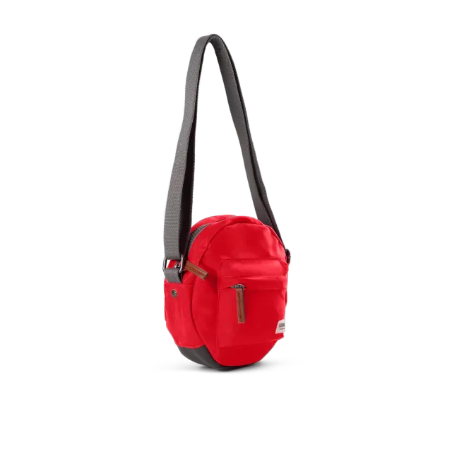 Roka Paddington Small crossbody 4,1 liter – Cranberry