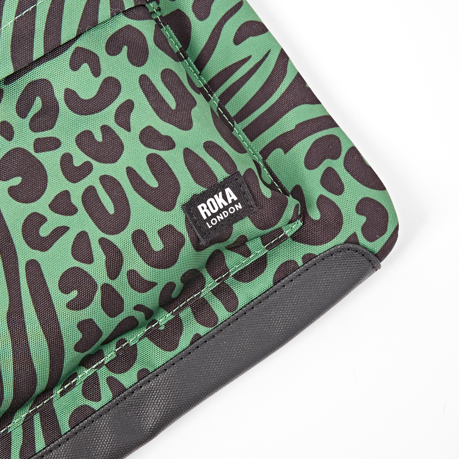 Roka London Kennington crossbody taske Animal Artichoke Medium