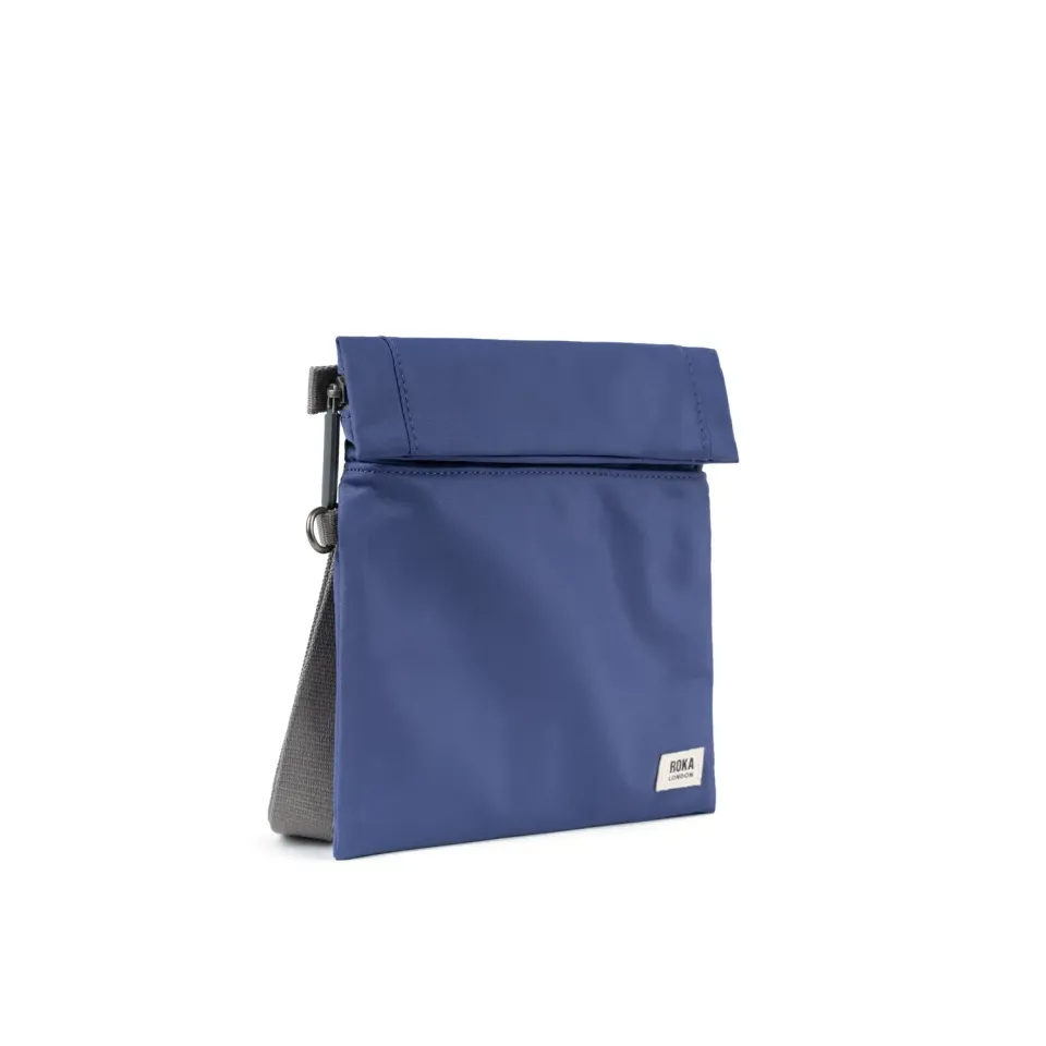 Roka London Stratford small crossbody taske indigo 0,5 liter