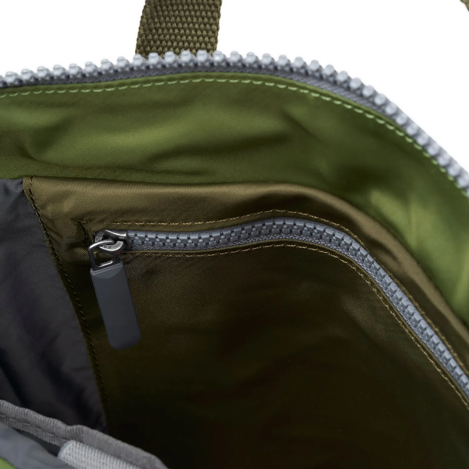 Roka London Bantry Military rygsæk Small 7,4 liter vejrbestandig