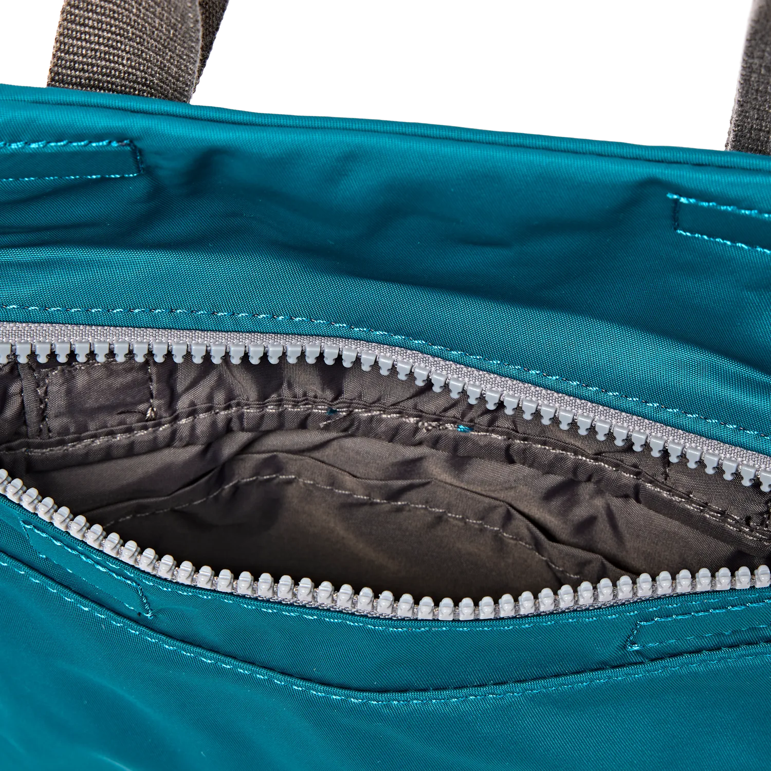 Roka London Stratford crossbody north sea small blå