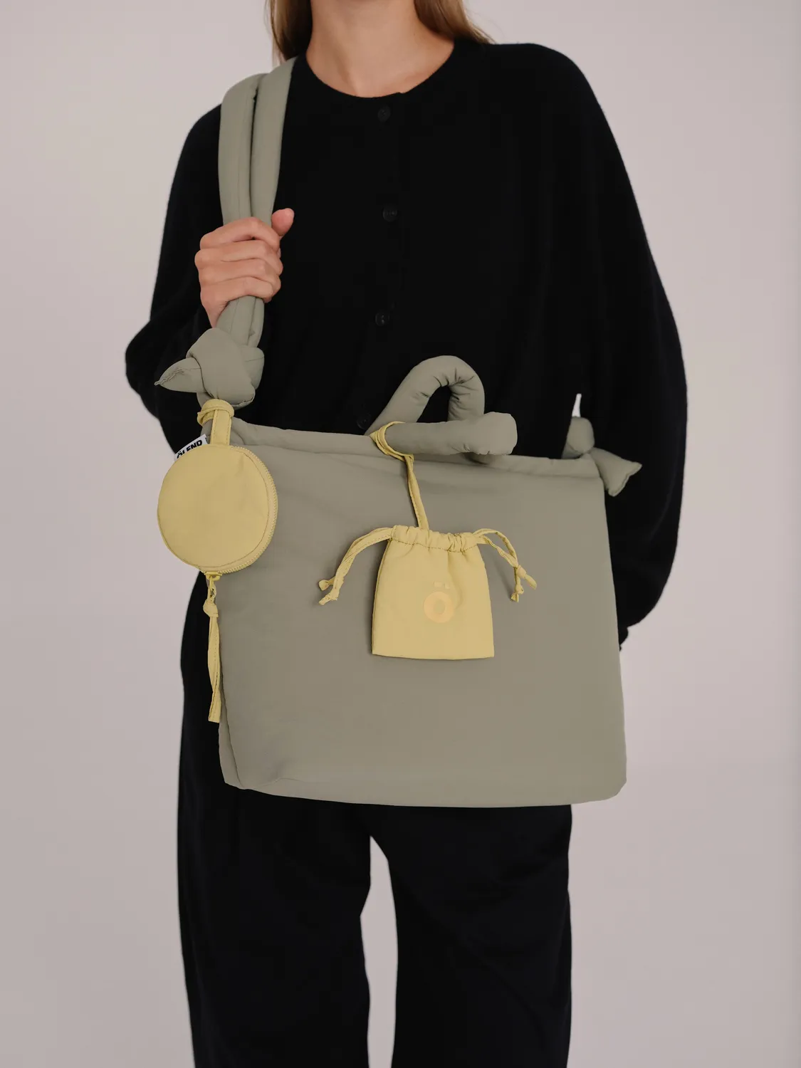 Ölend Circular Mini Purse charm med lynlås
