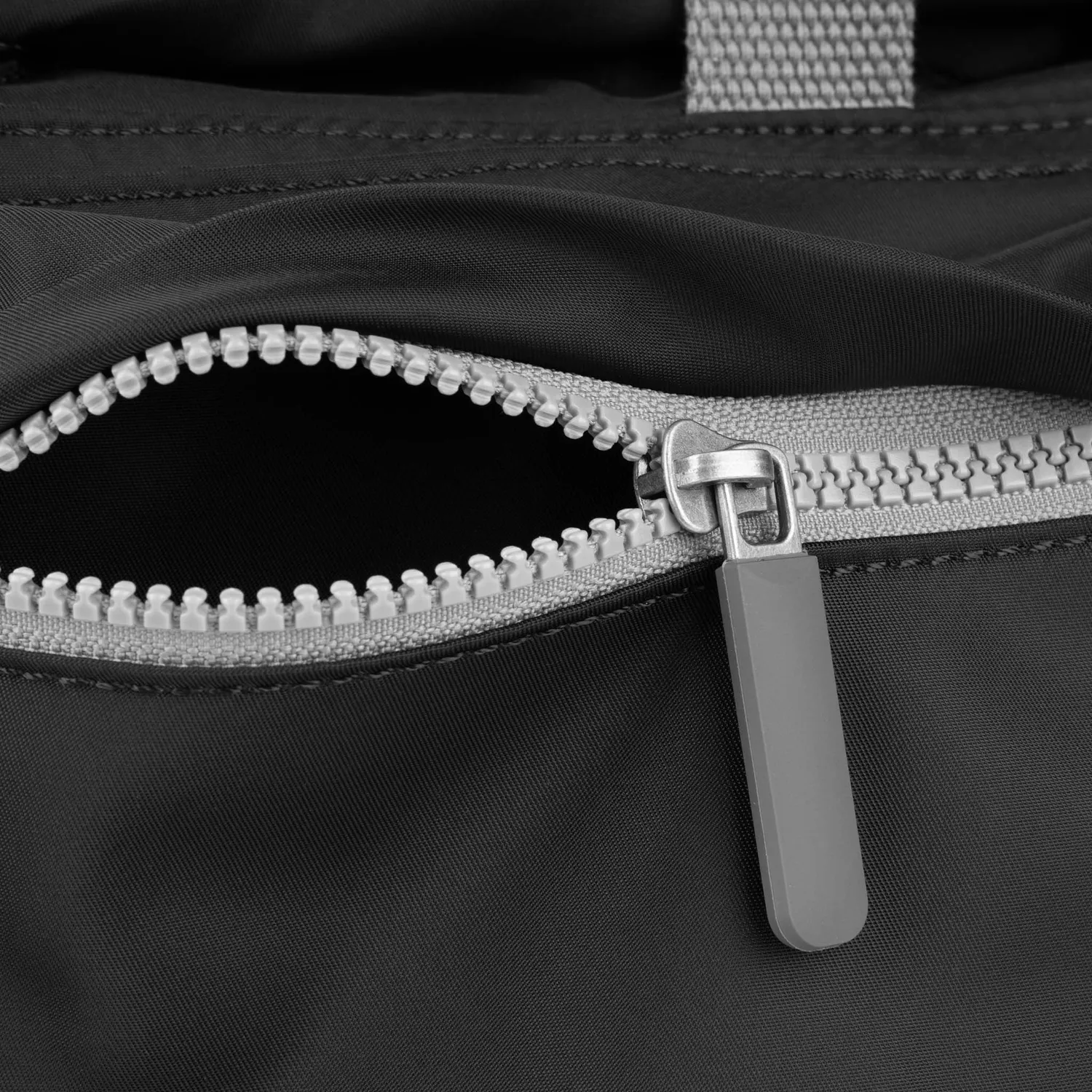 Roka London Blackfriars messenger Black Large med laptoprum