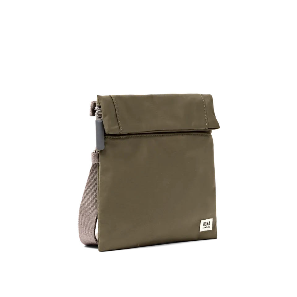 Roka London Stratford Small crossbody Army 0,5 liter