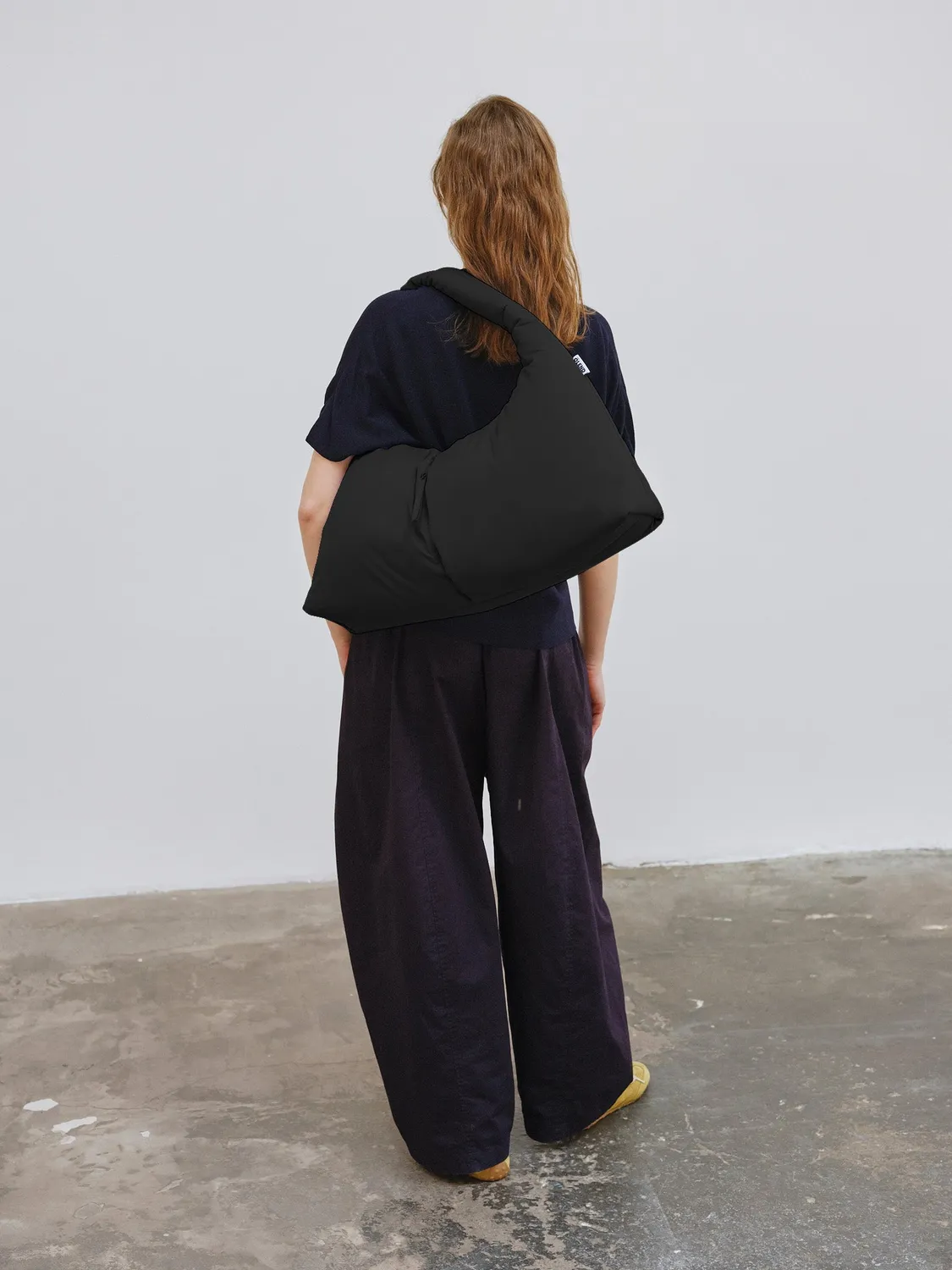Ölend Nico Large skuldertaske Black stor