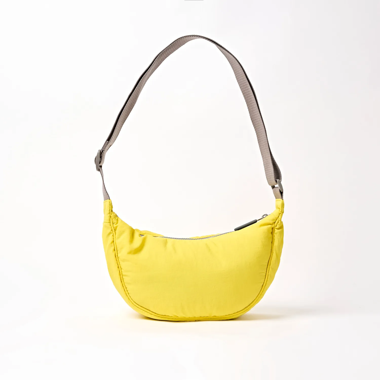 Roka London Farringdon Half Moon skuldertaske Passion Fruit Small