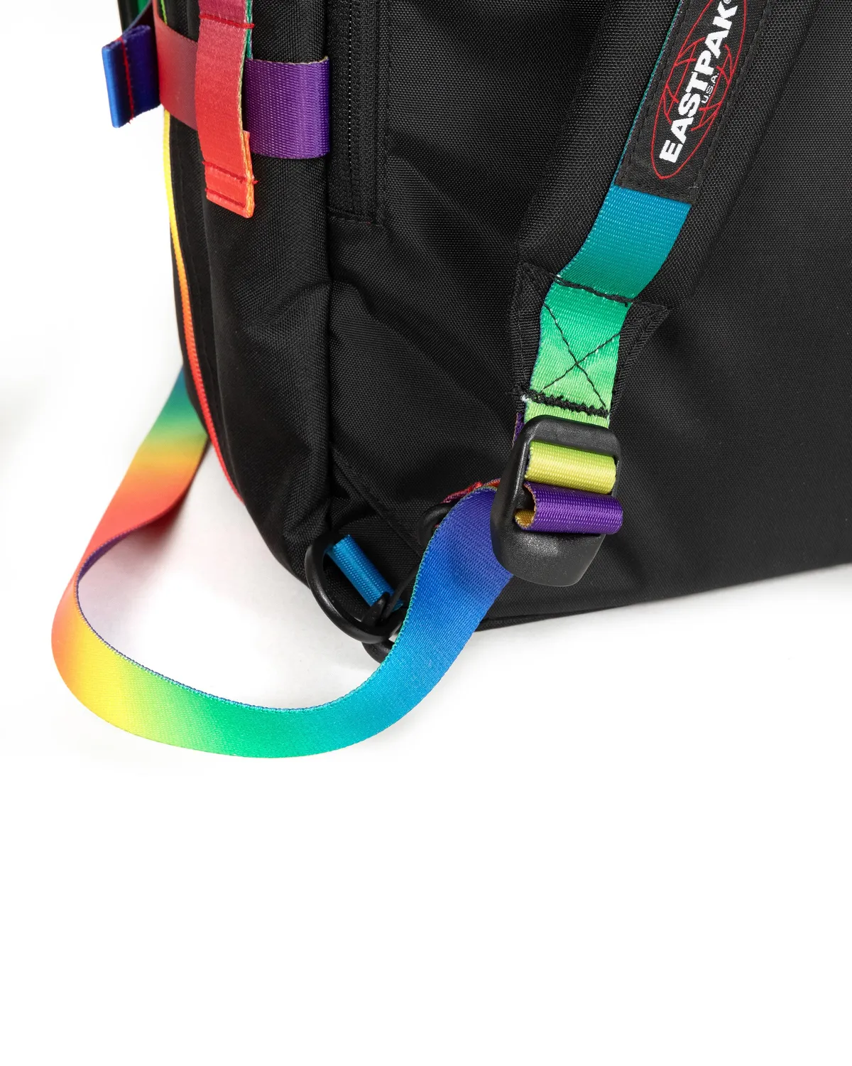 Eastpak Travelpack kabintaske Large Rainbow Dark 17"