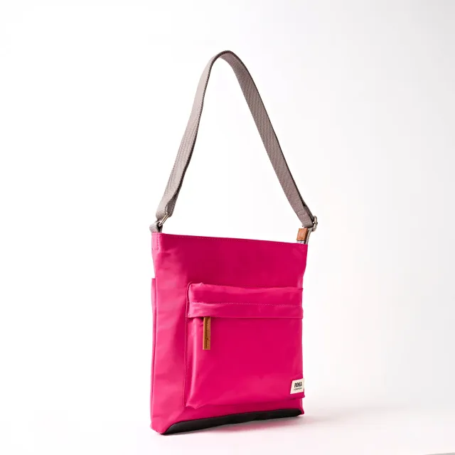 Roka London Kennington Medium crossbody granita rød 2,7 liter