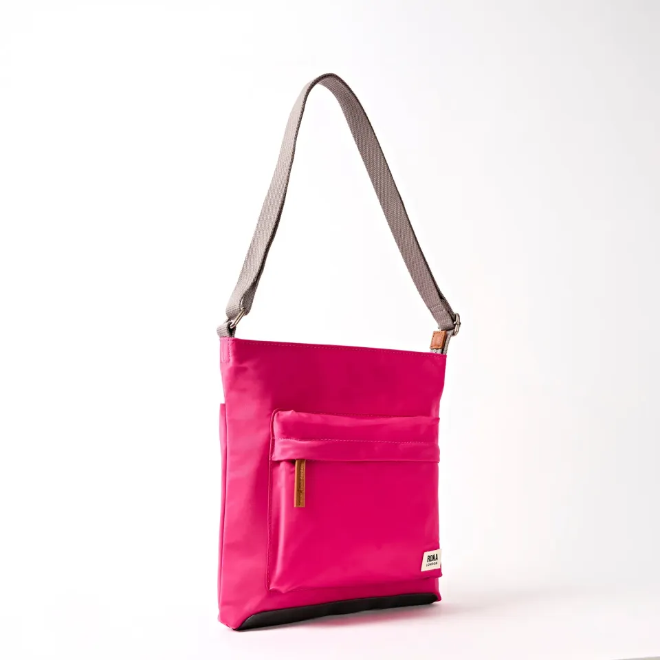 Roka London Kennington Medium crossbody granita rød 2,7 liter