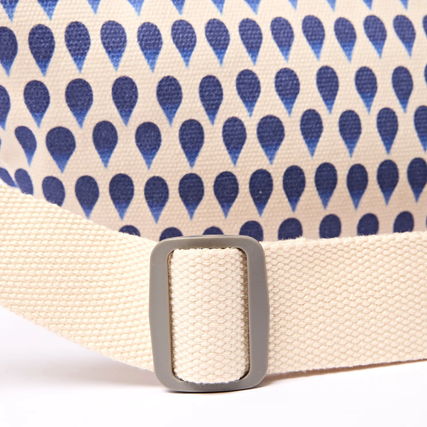 Roka London Mill Hill Small crossbody taske denim rain