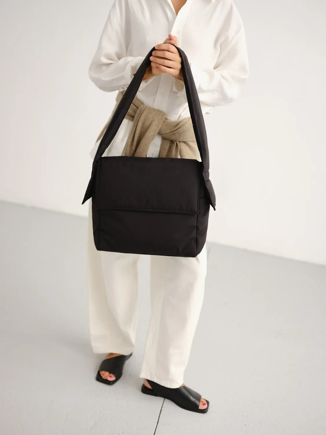 Ölend Querida Soft Bag crossbody sort rummelig