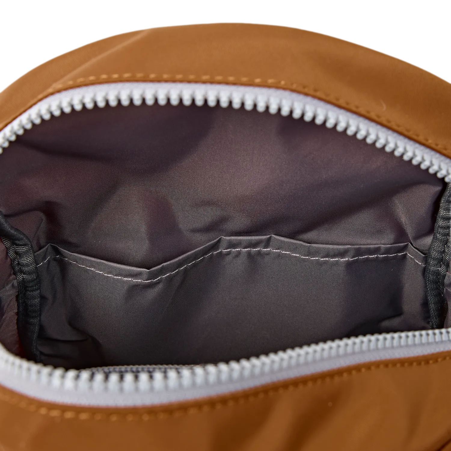 Roka London Willesden Large sling taske Biscuit 5 liter