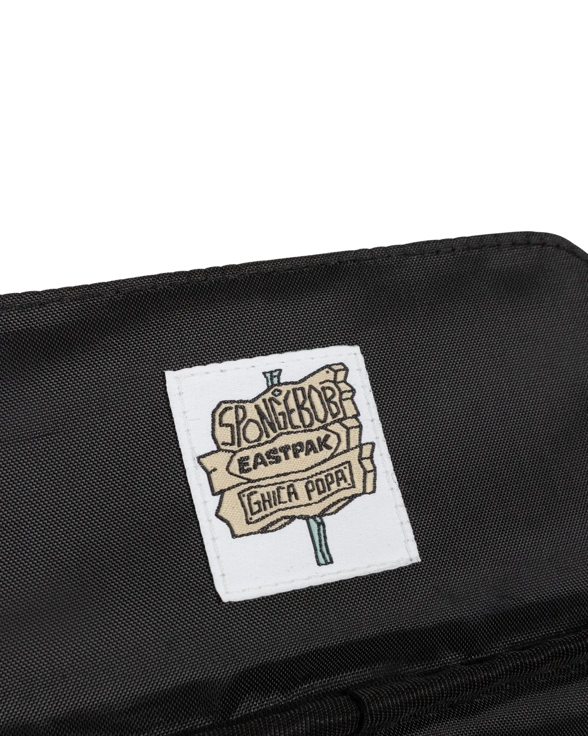 Eastpak Oval Single penalhus Medium Plankton figur