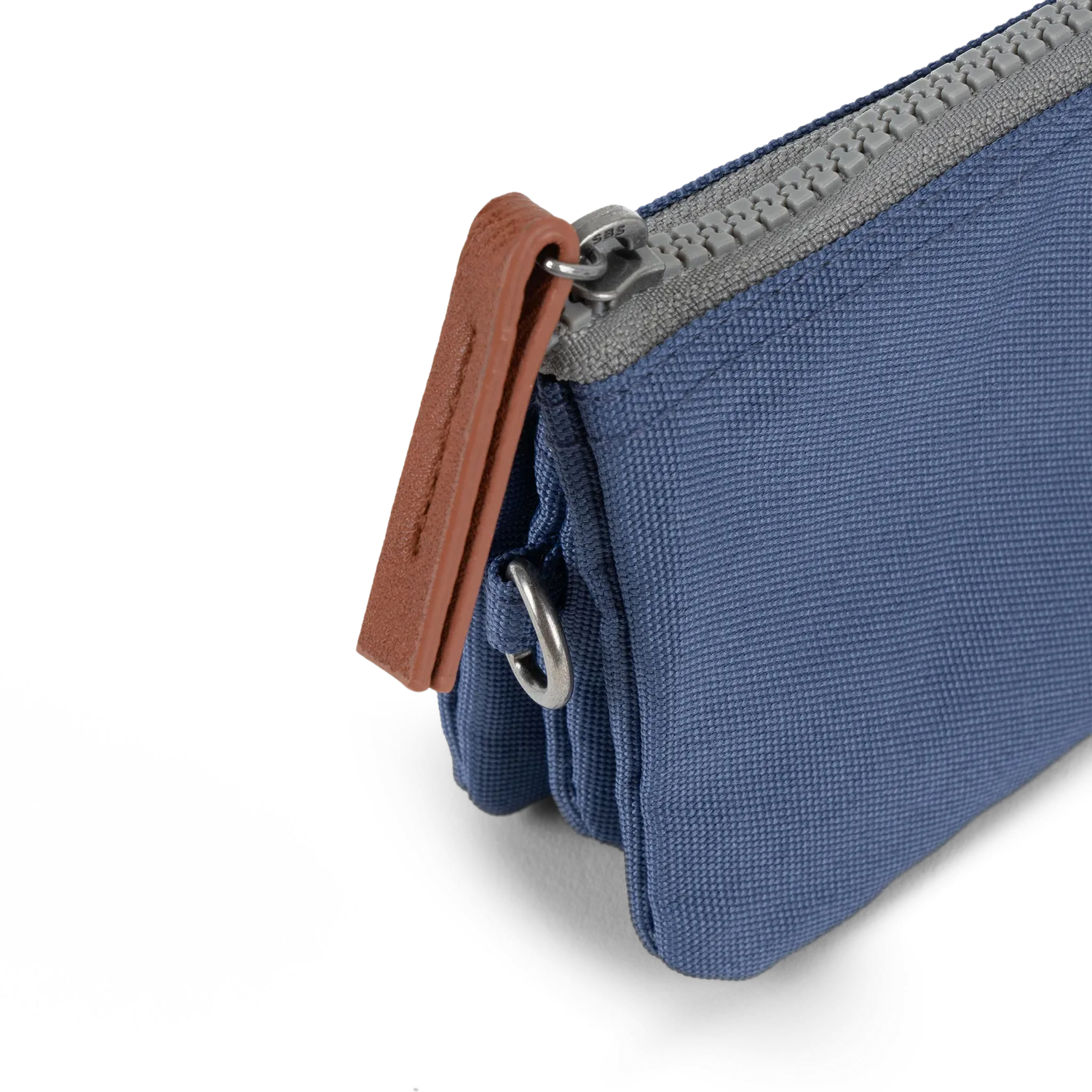 Roka London Carnaby pung Small burnt blue genanvendt