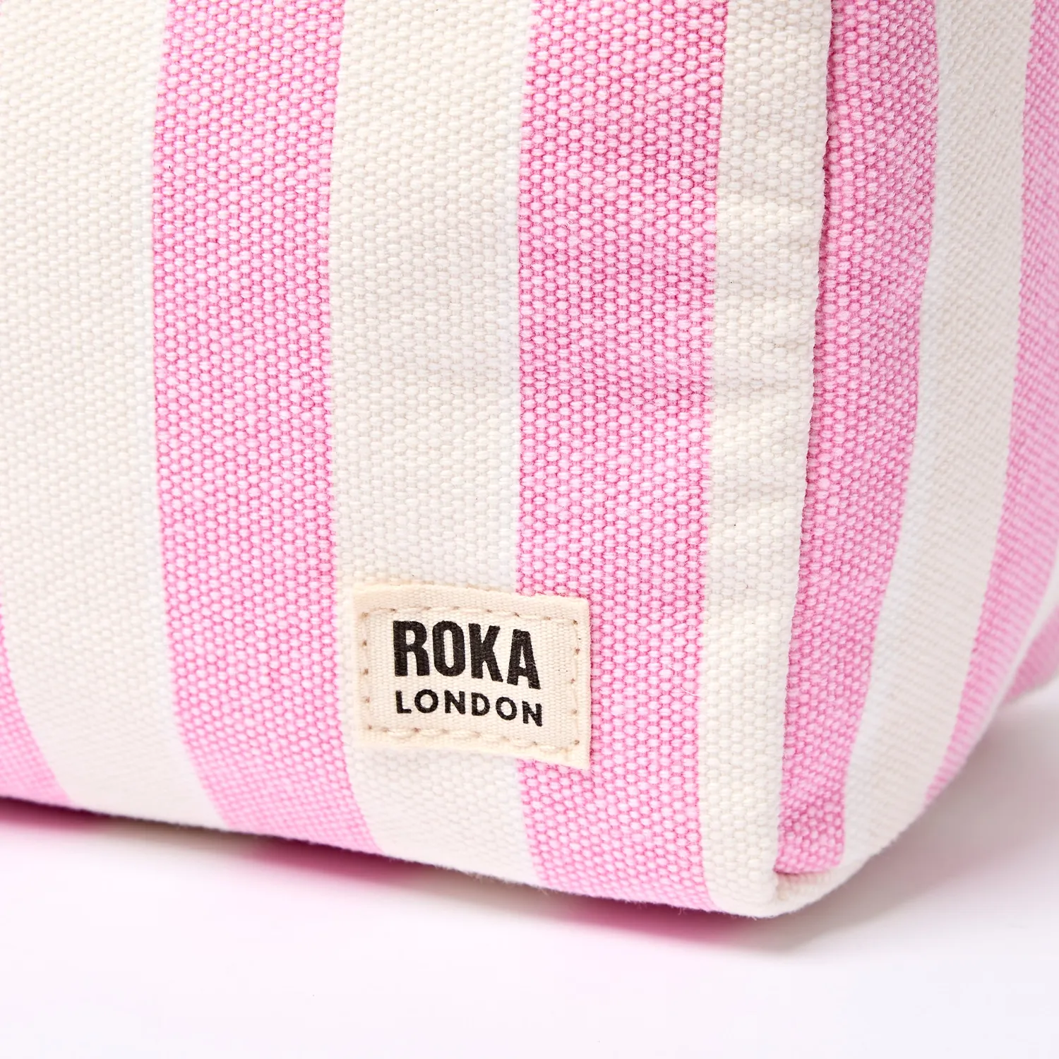 Roka London Maygrove toilettaske Sherbet Stripe Small vandafvisende